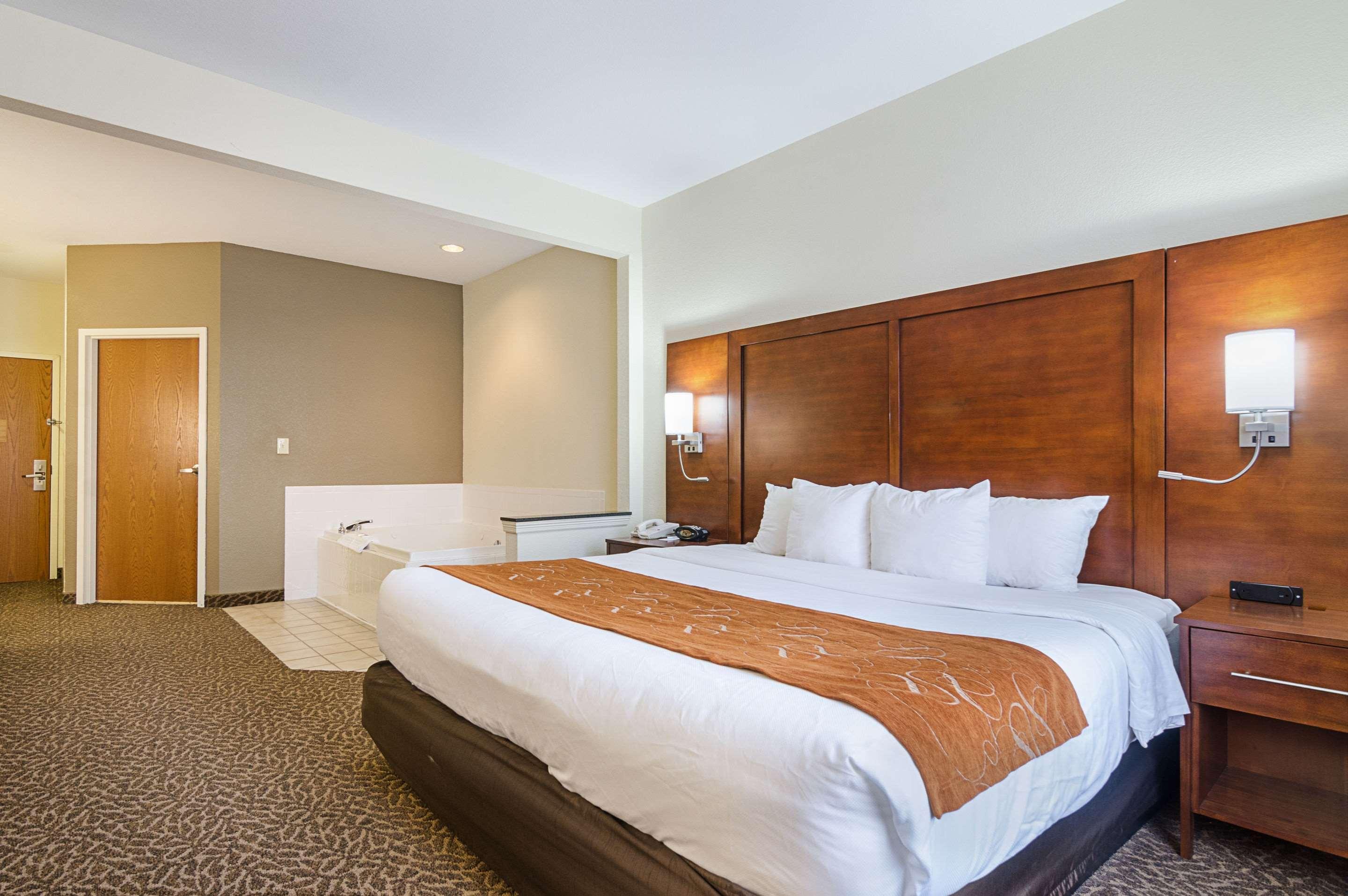 Quality Suites Springdale West I-49 Экстерьер фото